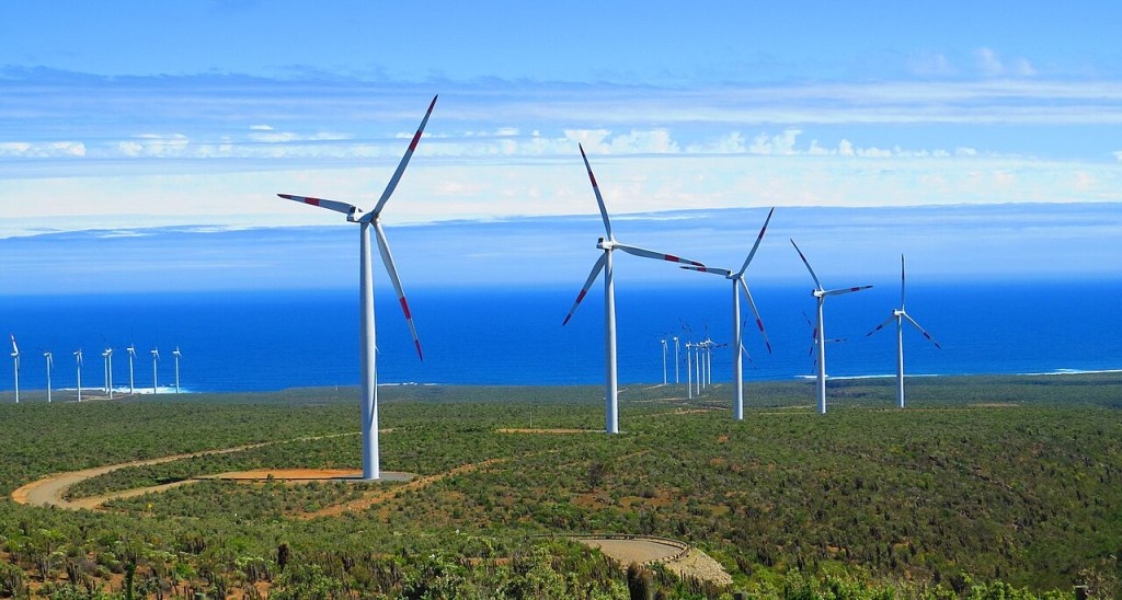 Parque eolico en Coquimbo, aborda las soluciones y la innovación en energía limpia.