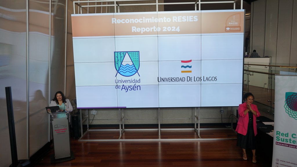 Ceremonia de certificación RESIES 2026 en Universidad de Chile