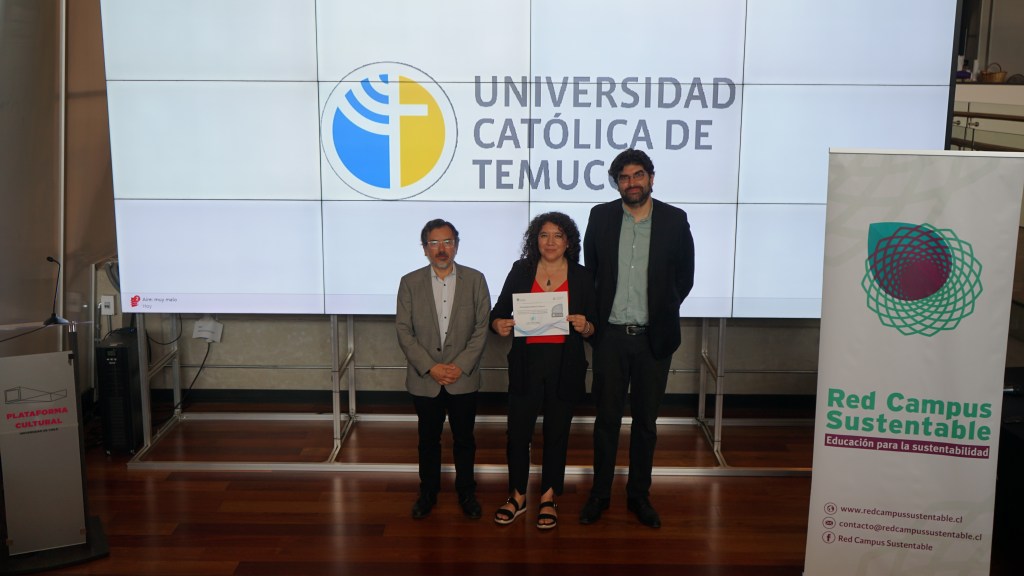 Ceremonia de certificación RESIES 2026 en Universidad de Chile