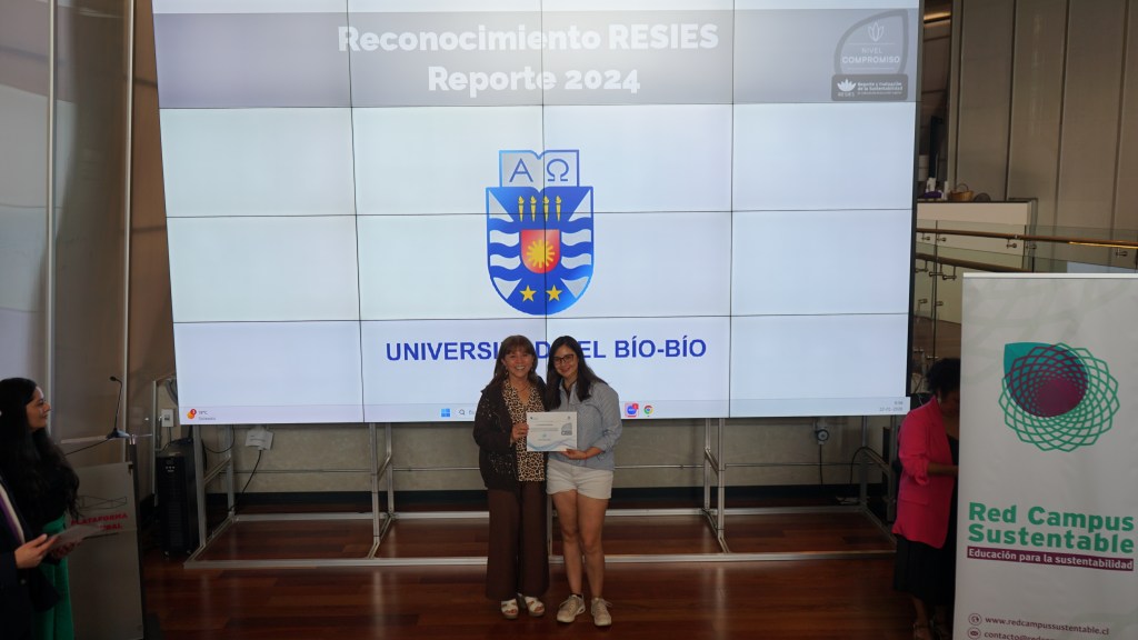 Ceremonia de certificación RESIES 2026 en Universidad de Chile